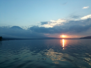 山中湖　沈む太陽