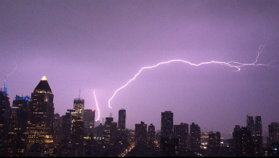 lightning-strike-One-World-Trade-Center-New-York-May-24-2014.jpg