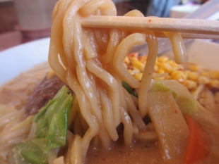 ドカメン　味噌ﾗｰﾒﾝ　麺